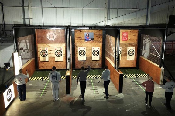 Black Axe Throwing