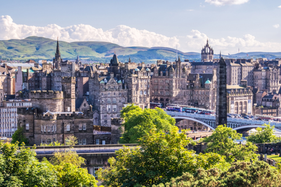 5Ce3ba174add4 Edinburgh Skyline