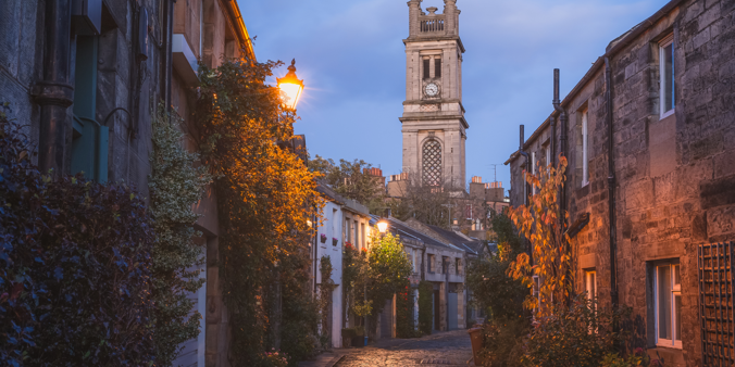 Cobbled street view in Edinburgh