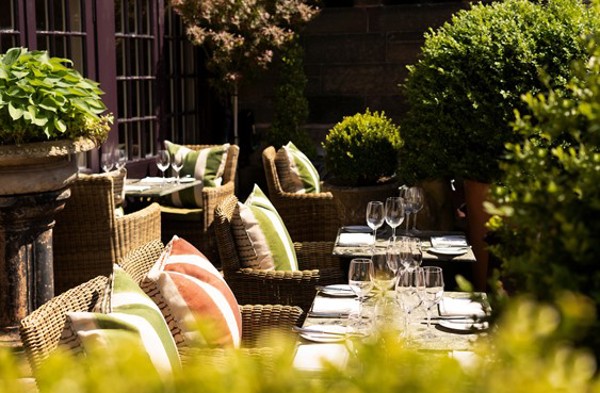 Al fresco dining